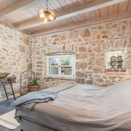 Holiday home Pet Friendly Home In Porec *