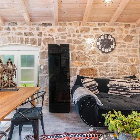 Cozy In Filipini With Wifi Holiday home Buici (Istria)