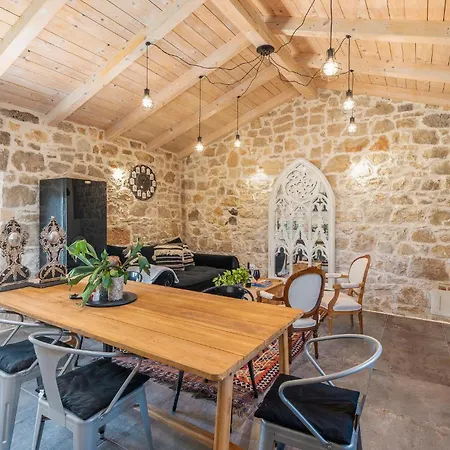 Cozy In Filipini With Wifi Holiday home